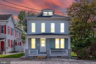 245 YORK ST, Hanover, PA 17331