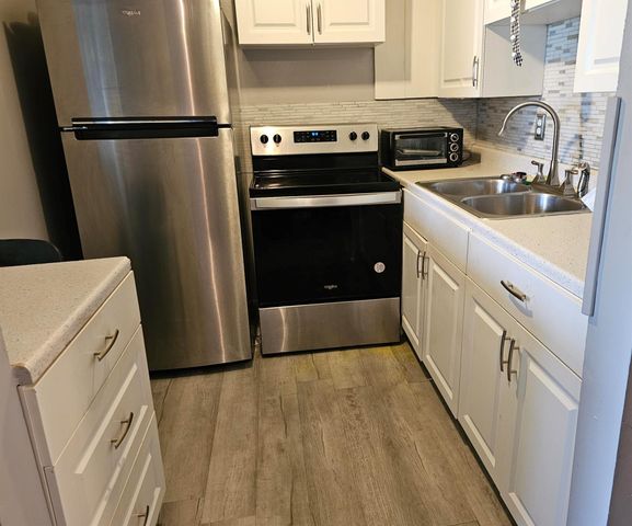 102 Easthampton E E, West Palm Beach, FL 33417