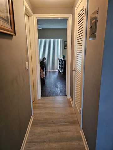 102 Easthampton E E, West Palm Beach, FL 33417