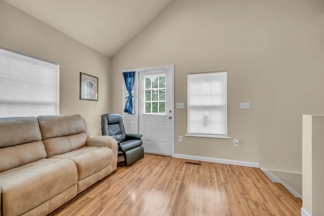 55 College St, N, Mc Ewen, TN 37101