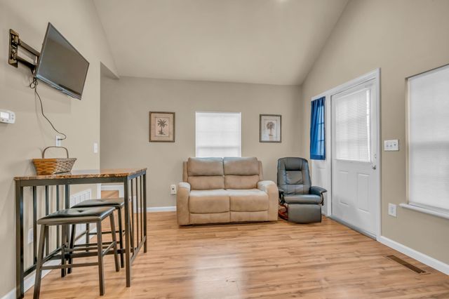 55 College St, N, Mc Ewen, TN 37101