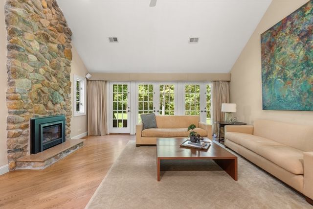 24 Trailside, Weston, MA 02493