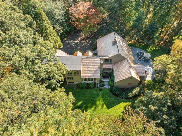 24 Trailside, Weston, MA 02493