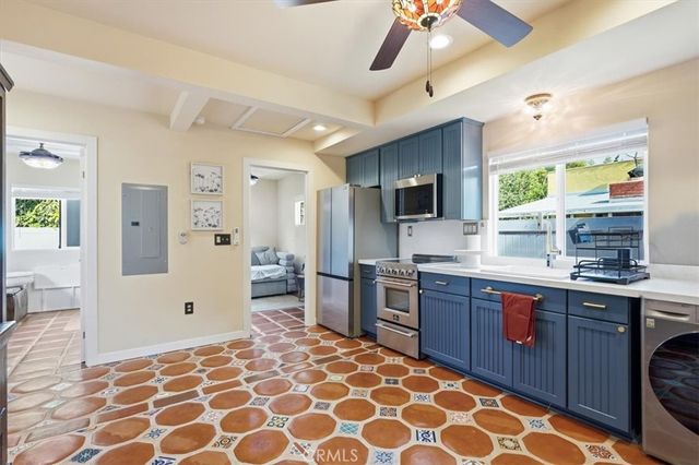 512 S Maple, Santa Ana, CA 92701