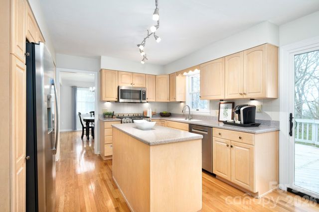 107 Ballantree Drive, Asheville, NC 28803