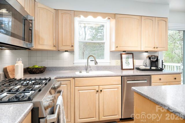 107 Ballantree Drive, Asheville, NC 28803