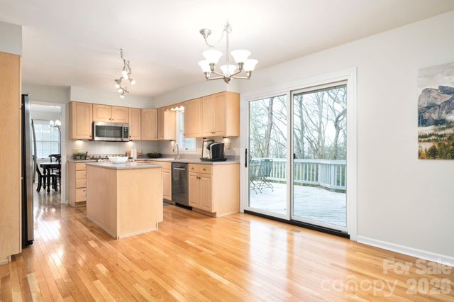 107 Ballantree Drive, Asheville, NC 28803