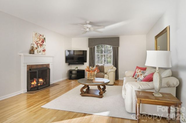 107 Ballantree Drive, Asheville, NC 28803