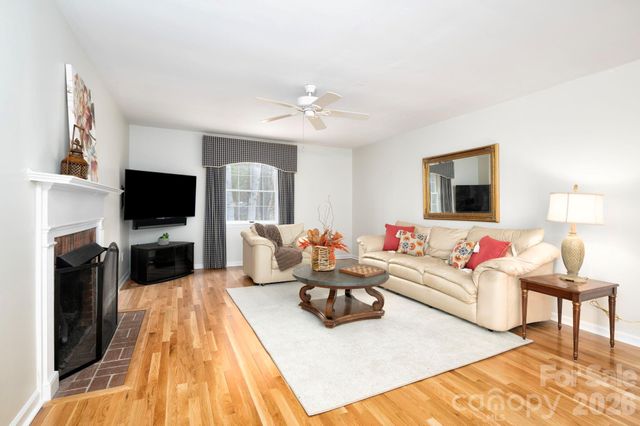 107 Ballantree Drive, Asheville, NC 28803