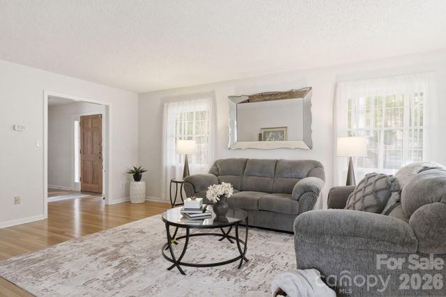 107 Ballantree Drive, Asheville, NC 28803