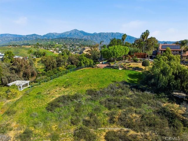 835 La Solana, Redlands, CA 92373