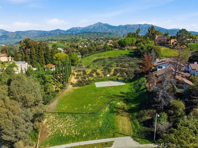 835 La Solana, Redlands, CA 92373