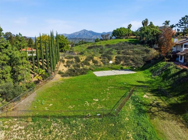 835 La Solana, Redlands, CA 92373