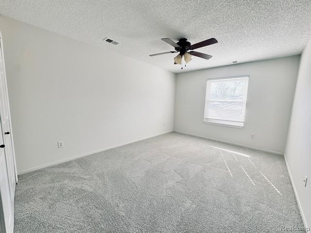 4956 Oak Hill Drive 78, Waterford, MI 48329