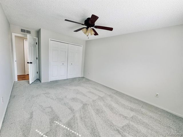 4956 Oak Hill Drive 78, Waterford, MI 48329
