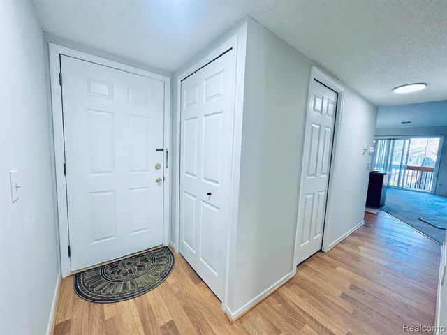 4956 Oak Hill Drive 78, Waterford, MI 48329