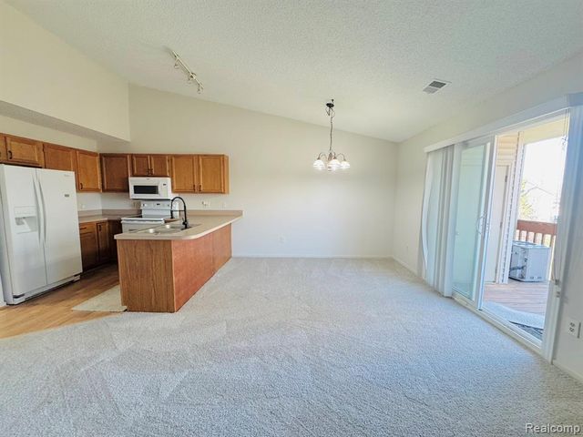 4956 Oak Hill Drive 78, Waterford, MI 48329