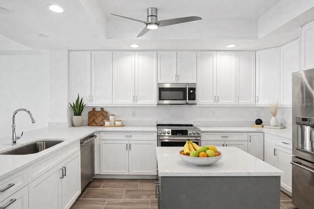 125 ISLAND WAY 304, Clearwater Beach, FL 33767