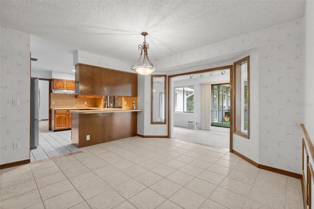 521 FERNWOOD DRIVE, Altamonte Springs, FL 32701