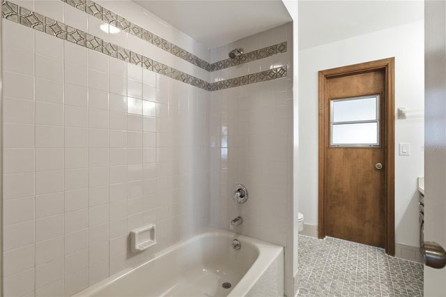 521 FERNWOOD DRIVE, Altamonte Springs, FL 32701