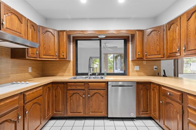 521 FERNWOOD DRIVE, Altamonte Springs, FL 32701