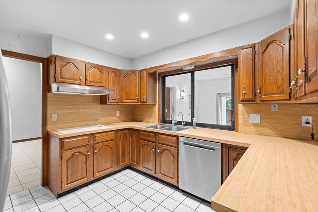 521 FERNWOOD DRIVE, Altamonte Springs, FL 32701