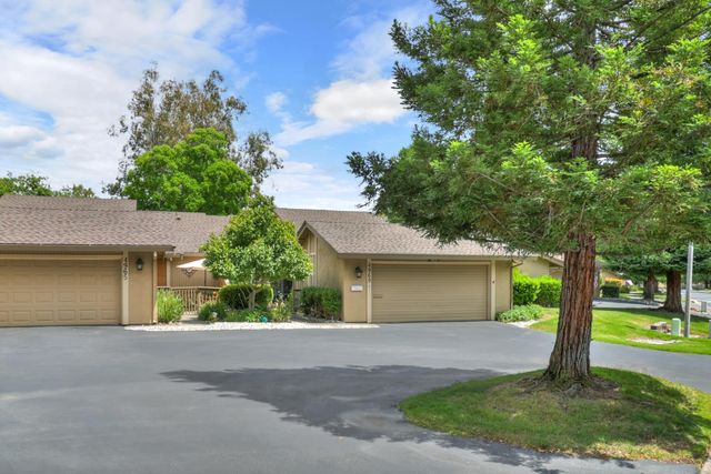 4969 Village Oaks Dr, Rocklin, CA 95677