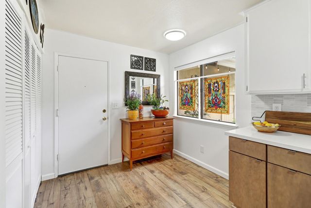 4969 Village Oaks Dr, Rocklin, CA 95677