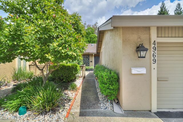 4969 Village Oaks Dr, Rocklin, CA 95677