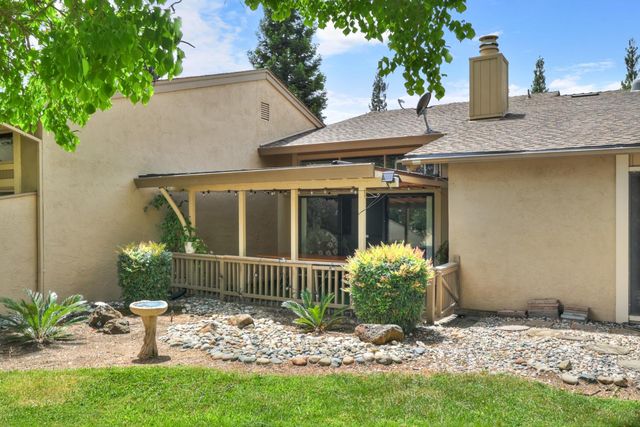 4969 Village Oaks Dr, Rocklin, CA 95677