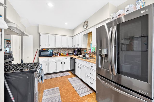 1218 Mutual St, Sheraden, PA 15204
