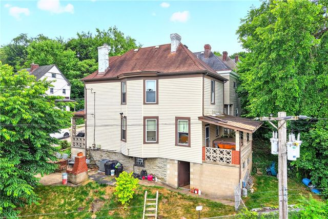 1218 Mutual St, Sheraden, PA 15204