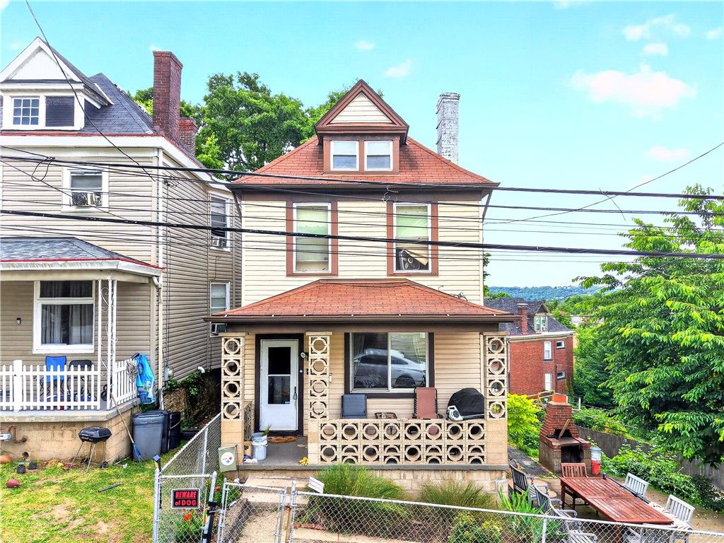 1218 Mutual St, Sheraden, PA 15204
