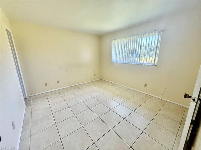516 Parkside ST, Lehigh Acres, FL 33936