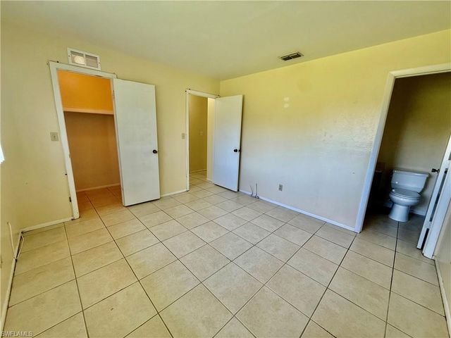 516 Parkside ST, Lehigh Acres, FL 33936