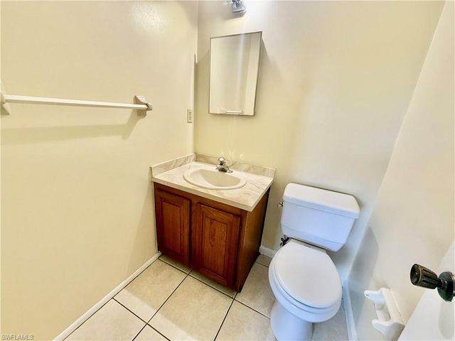 516 Parkside ST, Lehigh Acres, FL 33936