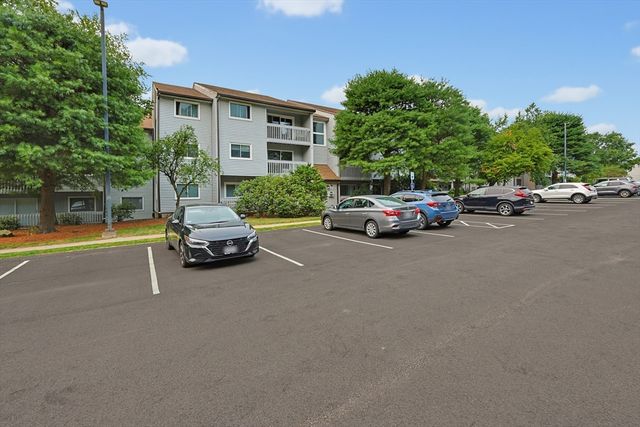 2403 Franklin Crossing Road 24-03, Franklin, MA 02038