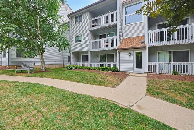 2403 Franklin Crossing Road 24-03, Franklin, MA 02038