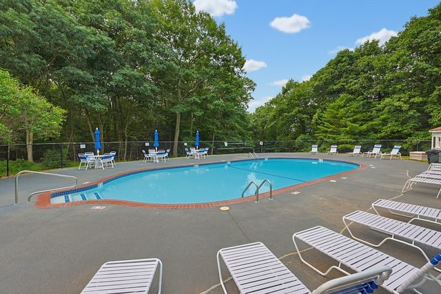 2403 Franklin Crossing Road 24-03, Franklin, MA 02038