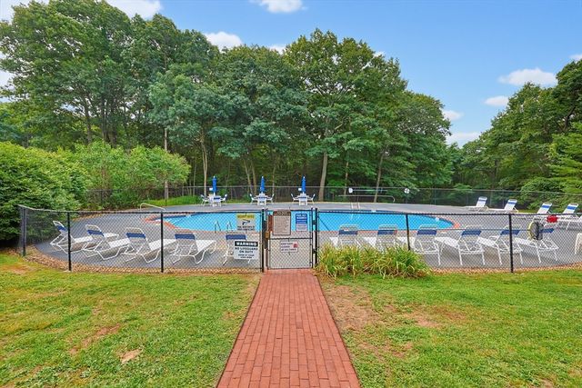2403 Franklin Crossing Road 24-03, Franklin, MA 02038
