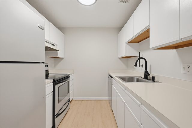 2403 Franklin Crossing Road 24-03, Franklin, MA 02038