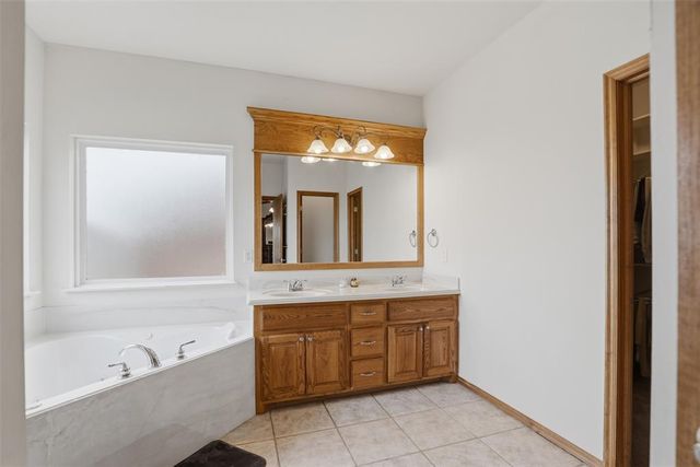 9036 NW 79th Terrace, Yukon, OK 73099