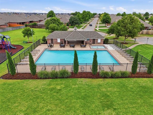 9036 NW 79th Terrace, Yukon, OK 73099