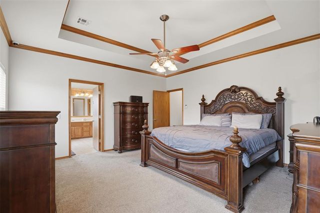 9036 NW 79th Terrace, Yukon, OK 73099