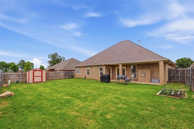 9036 NW 79th Terrace, Yukon, OK 73099