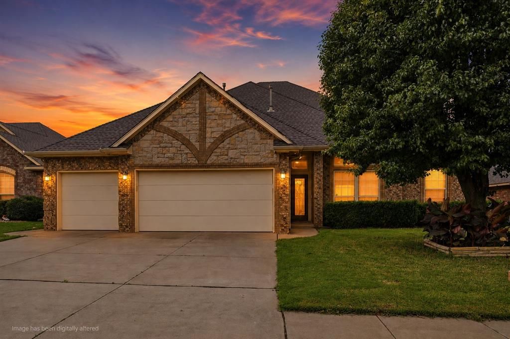 9036 NW 79th Terrace, Yukon, OK 73099