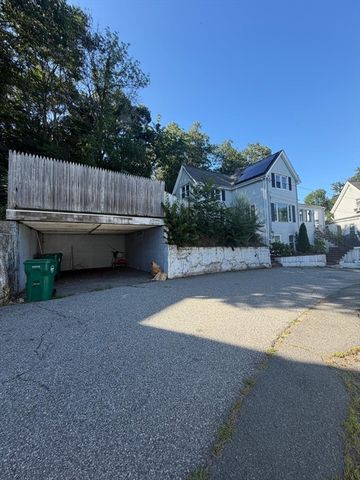20 Oakland Ter, Lynn, MA 01905