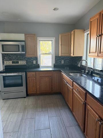 20 Oakland Ter, Lynn, MA 01905