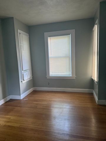 20 Oakland Ter, Lynn, MA 01905