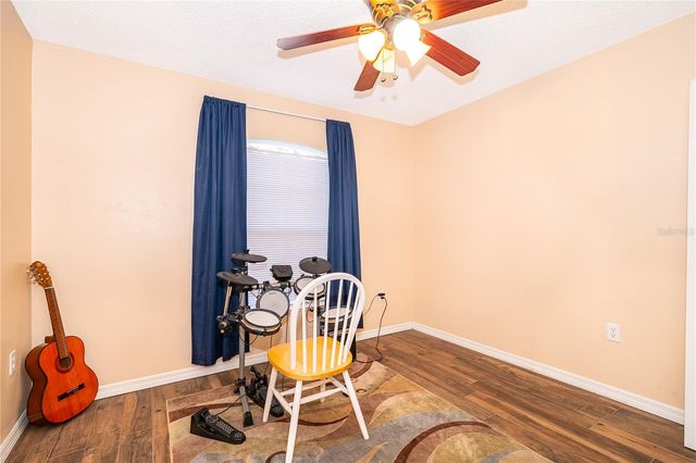 4044 IVEYGLEN AVENUE, Orlando, FL 32826